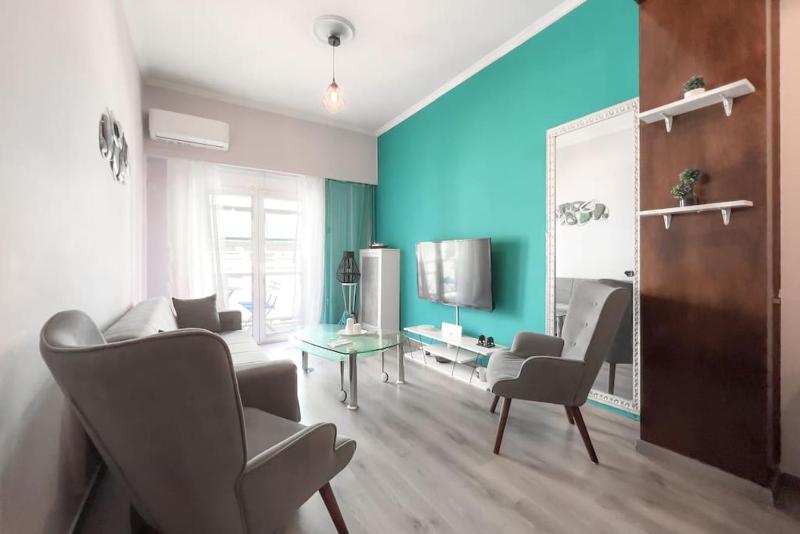 Urban Dreamscape Apt near Acropolis — отель в Афины, Греция