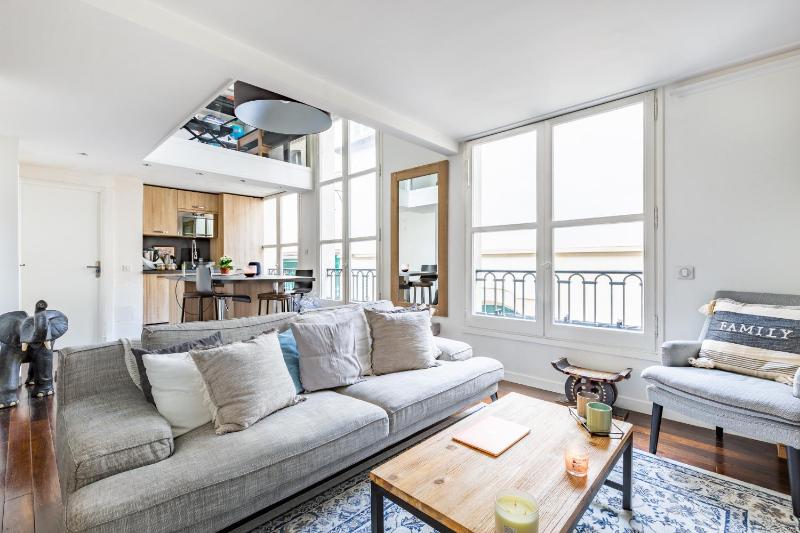 Bel appartement au coeur du Marais — комфортный отель в Париже