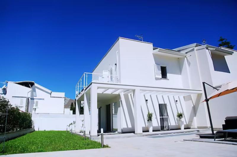 Villa a Mondello — забронировать отель в Палермо