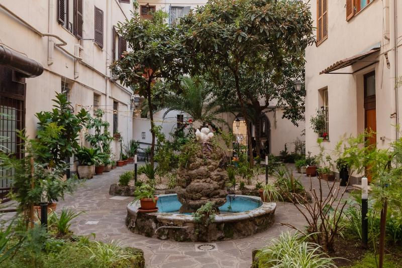 The secret garden of Rome! Apt x2 — забронировать отель в Риме