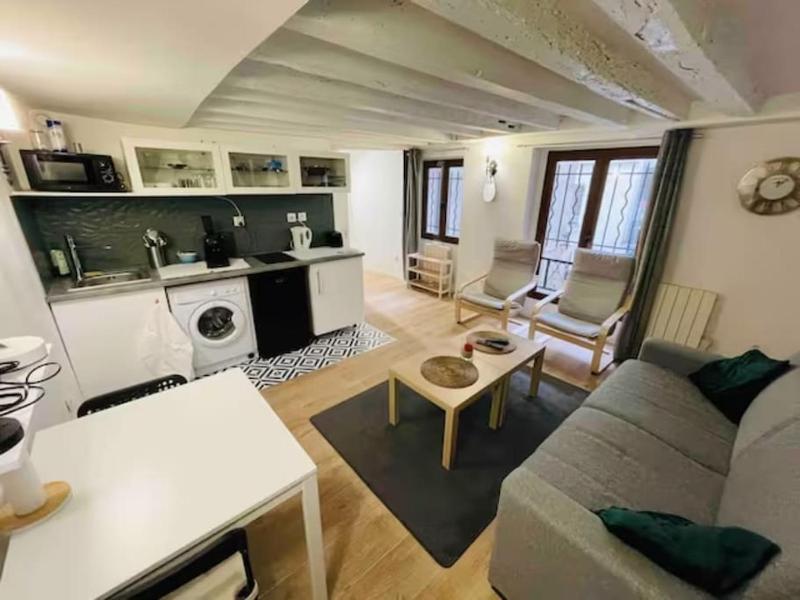 Appartement - Opera - Place de la Madeleine - Saint Martin - 4 Pers — отель с удобным расположением в Париже