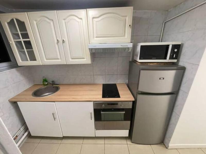 Grand Appartement - Montmartre - Republique - Anvers - 6 pers — отель с удобствами в Париже