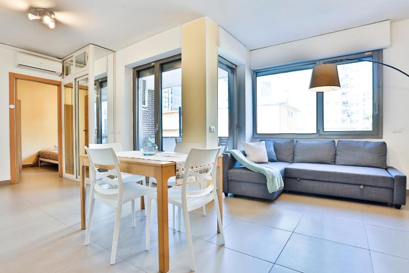 Цены на Sebeto Apartments with Parking & Netfilx в Неаполе