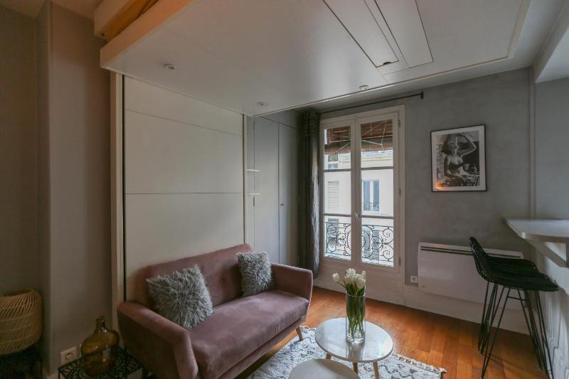 Beautiful cocoon of love - near Tour Montparnasse — отель с удобным расположением в Париже