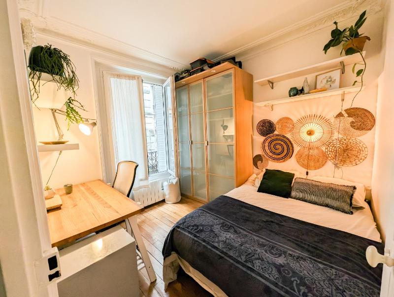 Цены на Appartement confort hypercentre в Париже