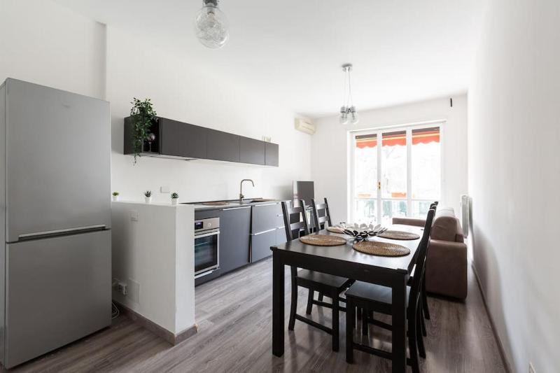 Large Apartment Close to Metro — отзывы гостей и цены