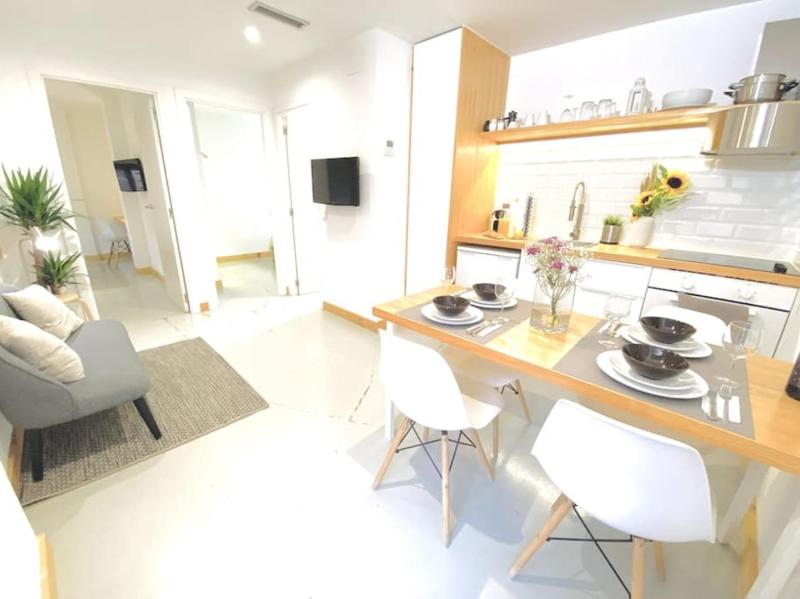 Cozy apartment in La Latina next to Plaza Mayor — отель с удобным расположением в Мадриде