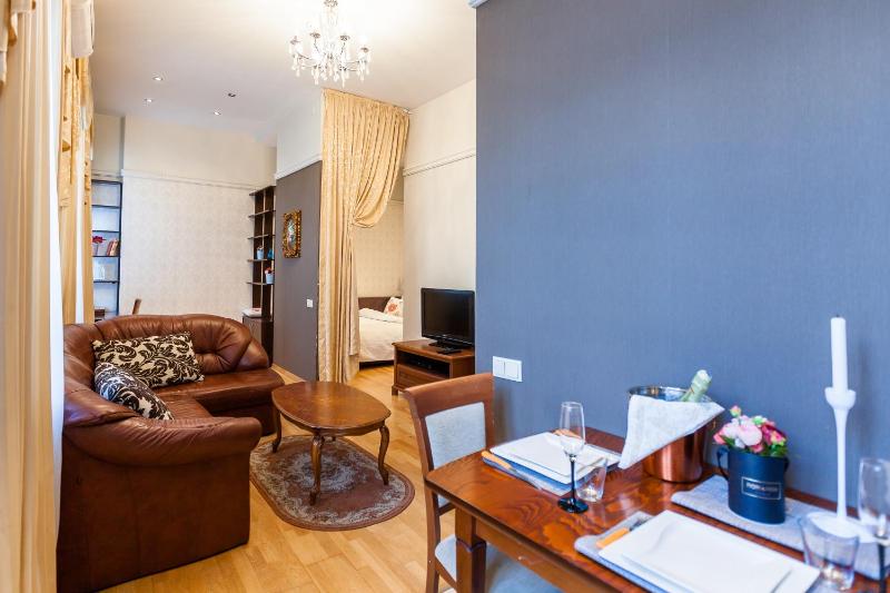 Central apartments 2 in Vilnius SELF CHECK-IN 24h by H&H — забронировать отель в Вильнюсе