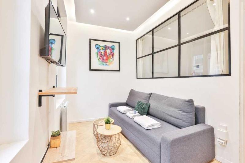 Charming Haven in the Heart of Le Marais — отель с удобствами в Париже