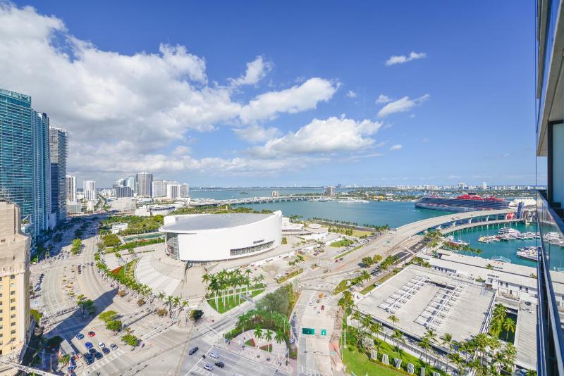 Luxury Studio with Bay View Near to Bayfront Park — отель в Майами, Соединенные Штаты Америки