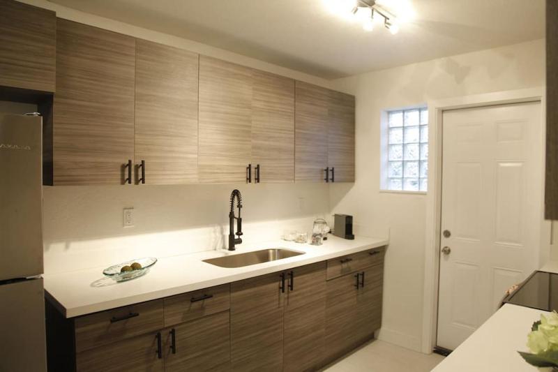 Apt 5 Miami Designer Apartment in the Upper East-Side — отель с удобствами в Майами