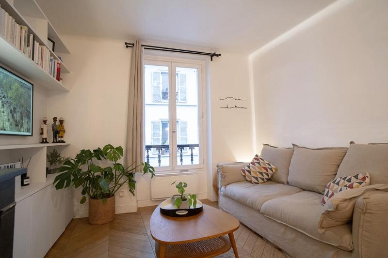 Beautiful cocoon - near Sacre-Coeur — забронировать отель в Париже