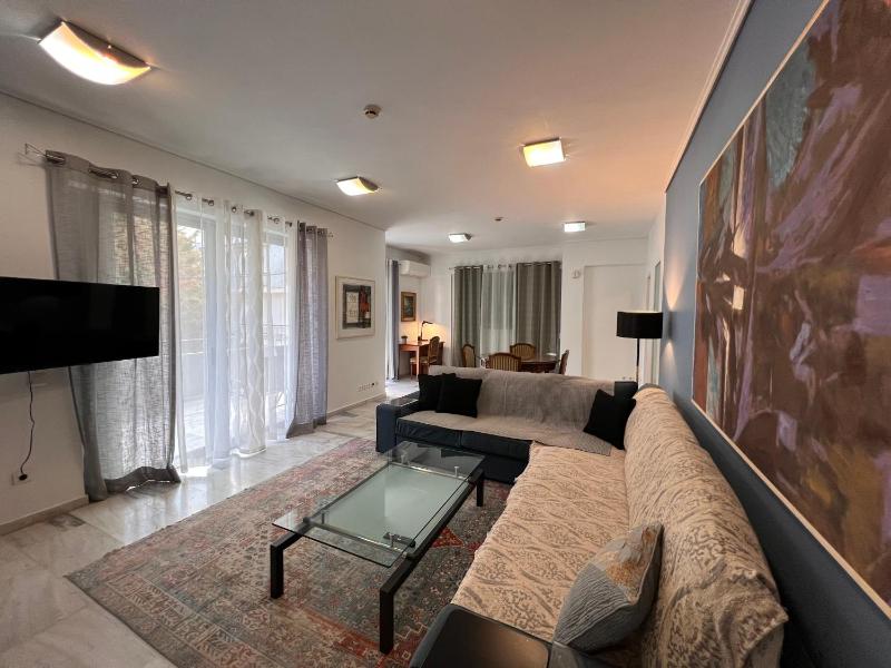 Blue Spacious Flat wt Parking nr Marousi Hospitals, by PromosHomes — забронировать отель в Афины