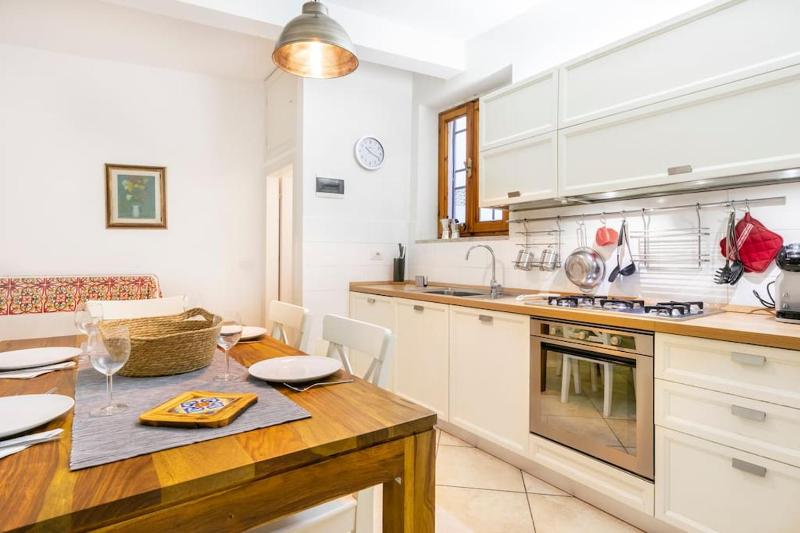 Home in San Niccolo / Florence Historic Centre — забронировать отель в Флоренции