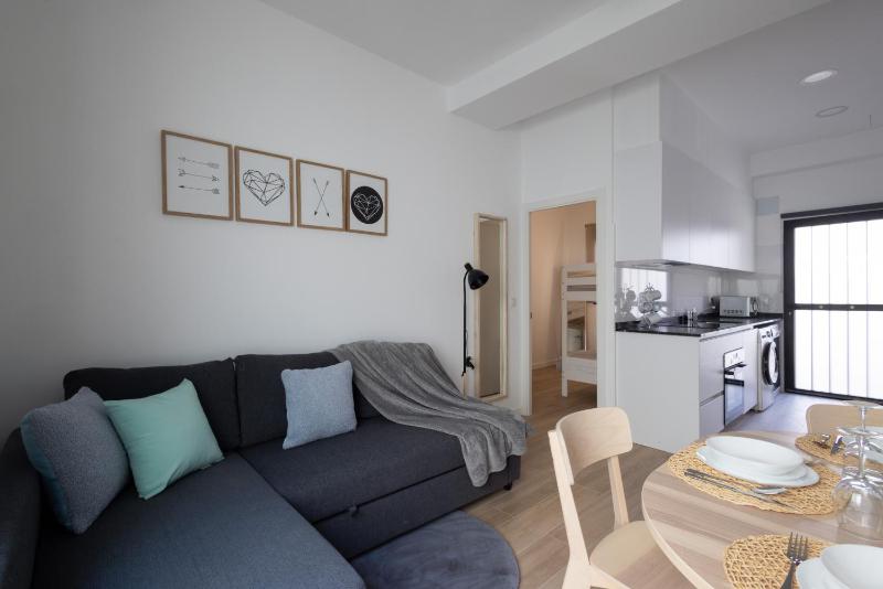 Цены на FLORIT FLATS - The Cruz Cubierta Apartments with Terrace в Валенсии