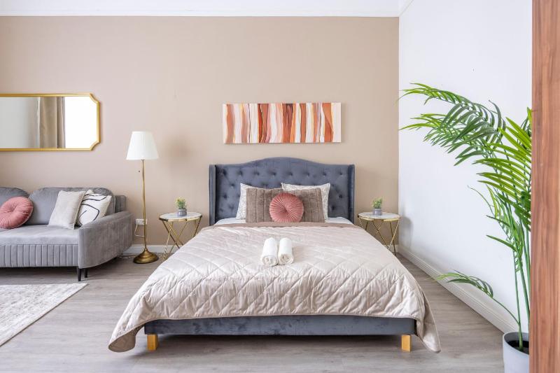 Spacious Vintage Apartment for 12PPL — отель в Будапеште, Венгрия
