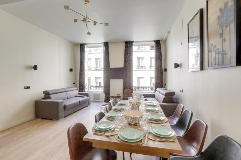 Цены на 175 Suite Lea - Superb apartment in Paris в Париже