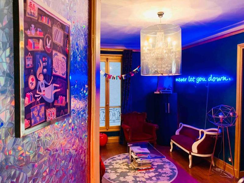 Цены на Artist designed flat in central area Montparnasse в Париже