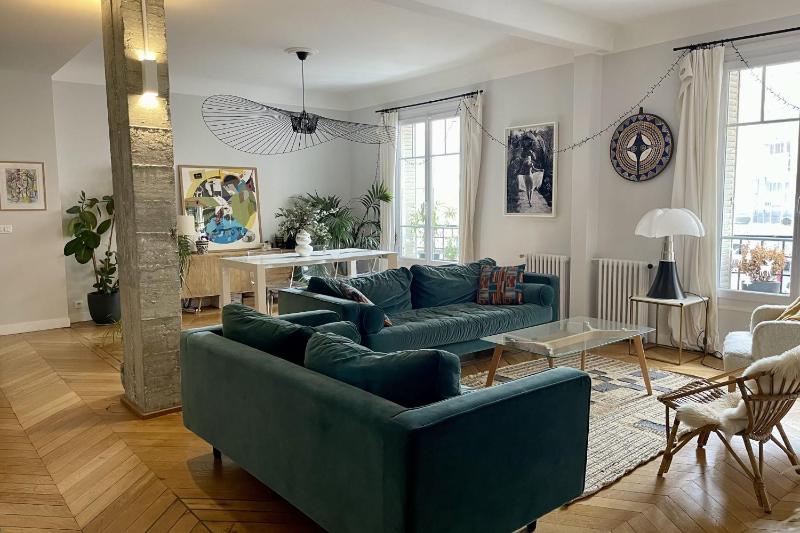 Spacious 120 m nest near Montmartre — забронировать отель в Париже