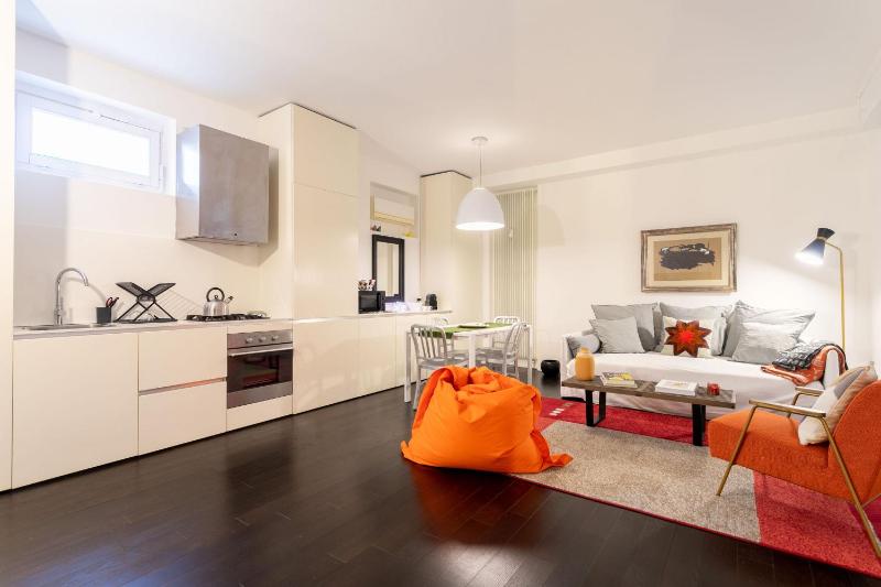 Col Di Lana Modern Apartment In Milan — комфортный отель в Милане