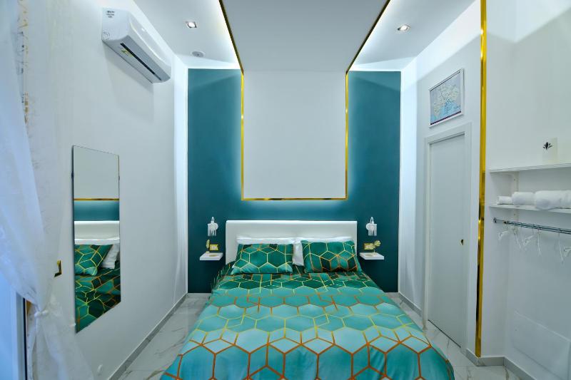 Regina House — комфортный отель в Неаполе