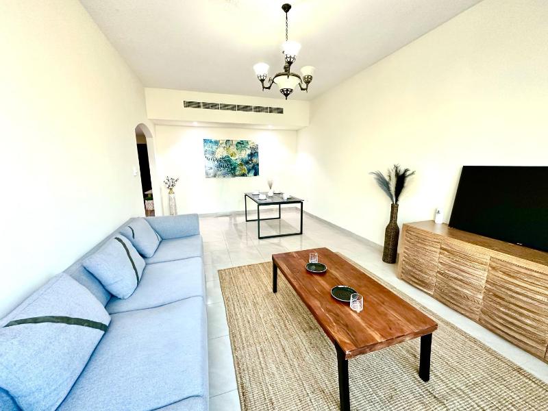 Luxury Apartment 2 BR Al Majaz 2 view — комфортный отель в Шарджа