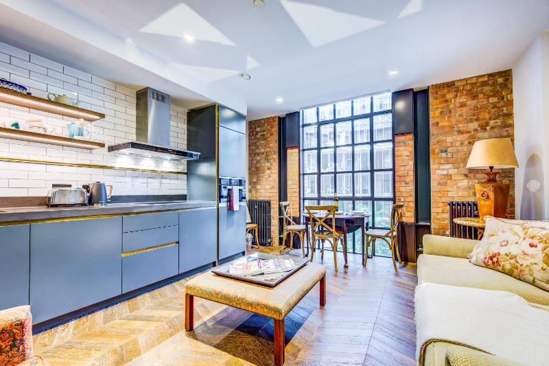 Pristine 1-Bed Studio in London by 53 Degrees Property, Ideal for Long-Term Stays, Incredible Location! — отель в Лондоне, Соединенное Королевство