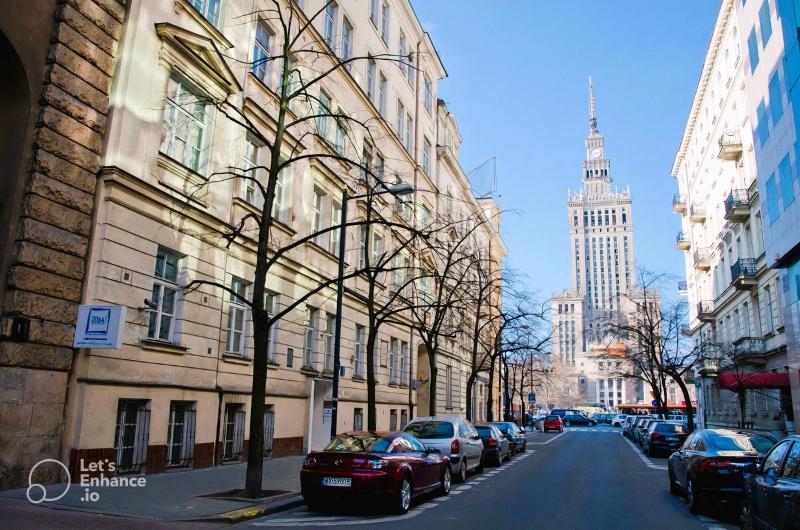 Central Modern Loft with Balcony next to Mariott -600Mbps WiFi — забронировать отель в Варшаве