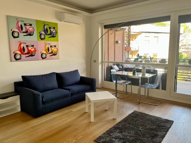 Moderno bilocale con terrazzo — отель с удобствами в Риме