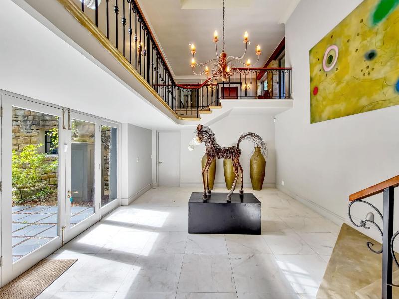 The Art Villa — отель с удобным расположением в Кейптауне