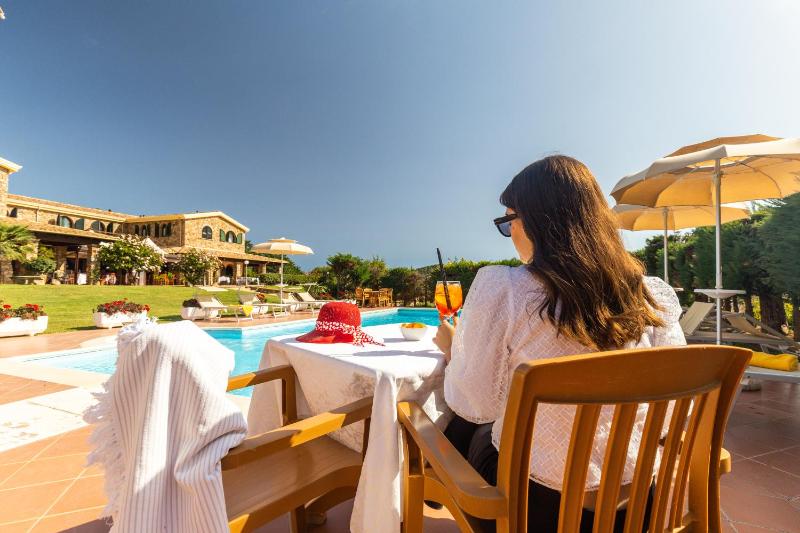 Hotel Janas a Tertenìa - Lussuoso 3 stelle con piscina