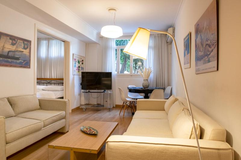 Renovated apartment under the hill of Philopapus — отзывы гостей и цены