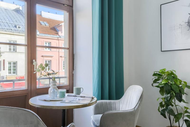 Corolla Apartments Nowy Swiat 43 Stare Miasto — забронировать отель в Варшаве
