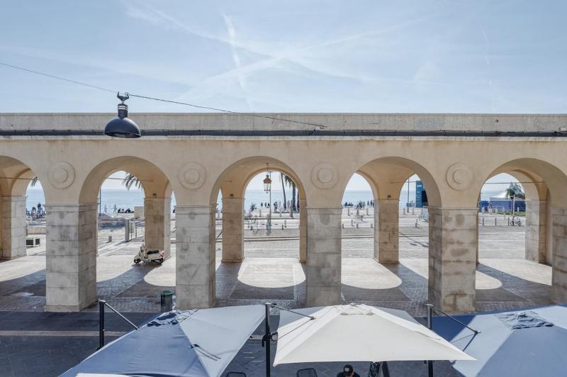Цены на Superbe Appartement Au Coeur du Vieux Nice ! в Николь