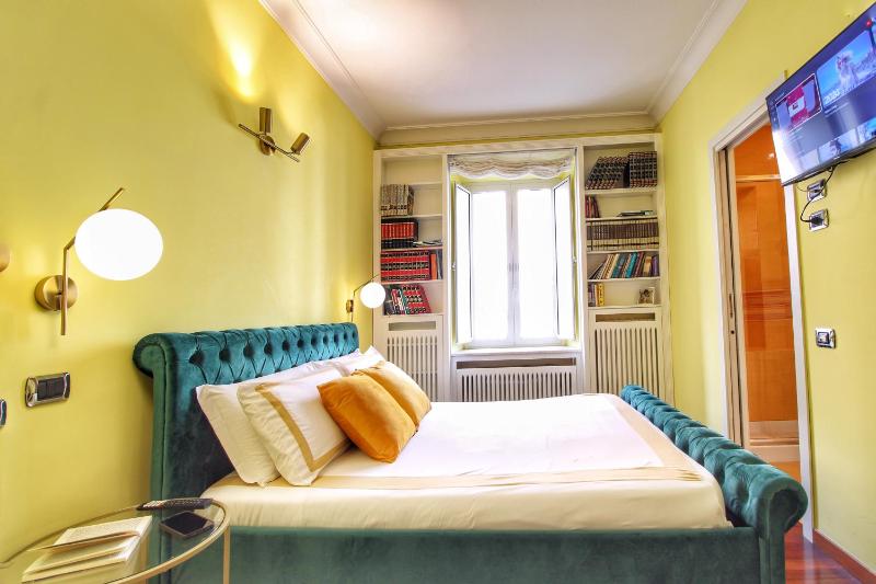 Цены на Large and Charming Apartment in Trastevere by YourHost в Риме
