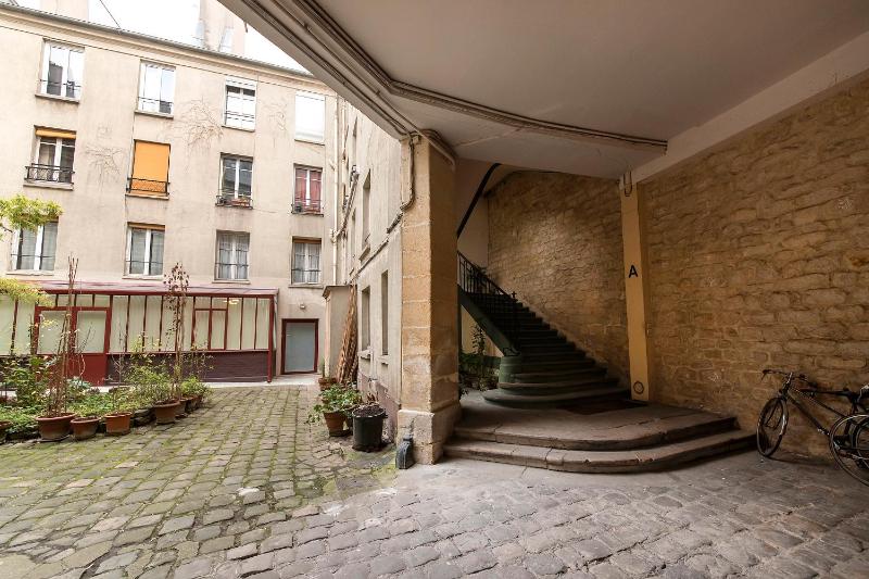Цены на Beautiful Appartment Marais Bastille Oberkampf Areas в Париже