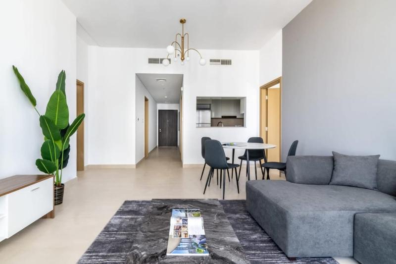Silkhaus spacious 2BDR in Downtown center with balcony — отзывы гостей и цены