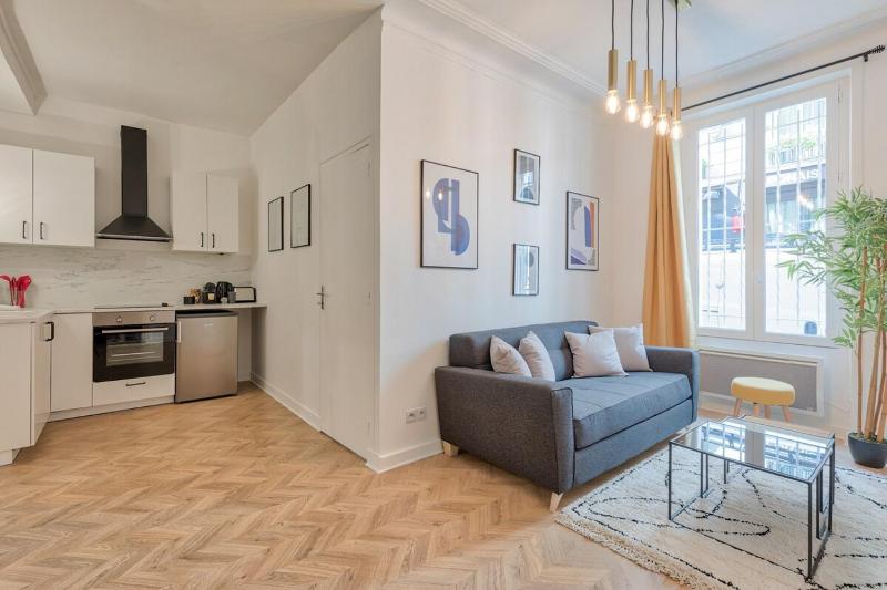 Superbe pour 4P proche Arc de Triomphe — отель в Париже, Франция