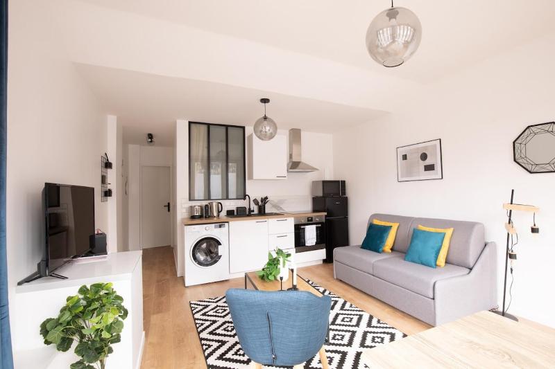 Appartement lumineux proche Parc de la Villette — забронировать отель в Париже
