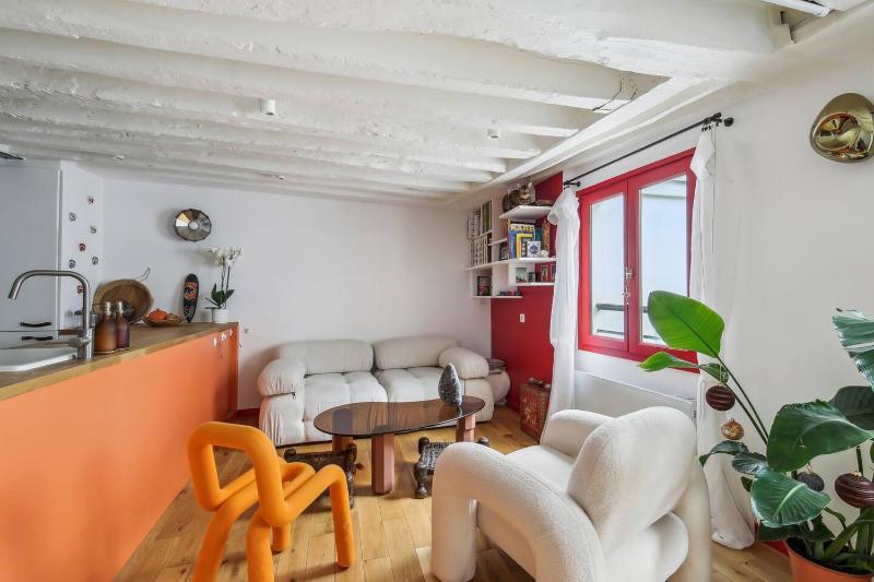 Charming marais flat — отель с удобствами в Париже