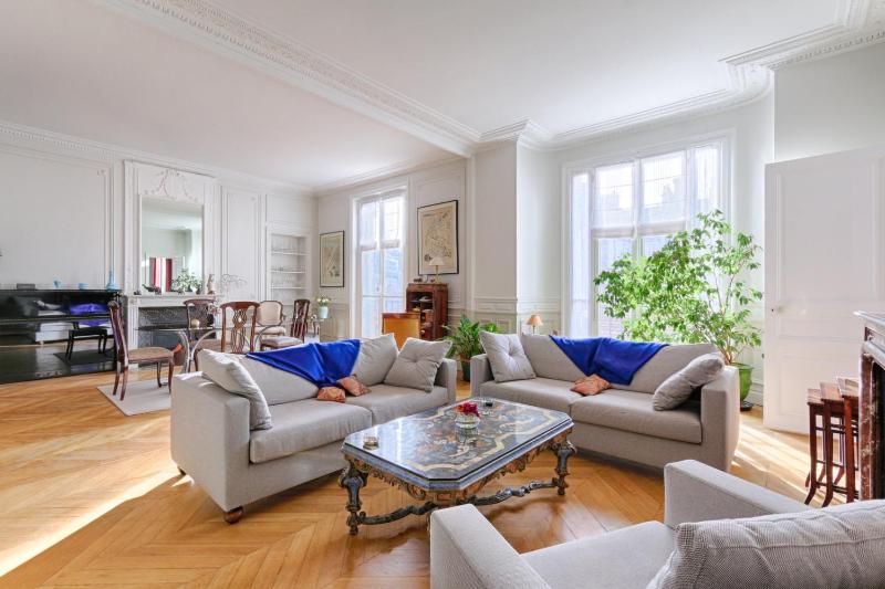 Residor - Spacious and bright apartment ! — отзывы гостей и цены