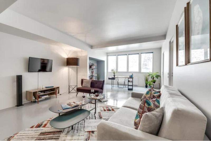 Modern and bright 2BD for 11 guests in Le Marais! — отзывы гостей и цены