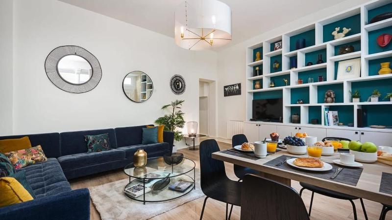 Pantheon Modern and exclusive 3BD — отель с удобствами в Париже