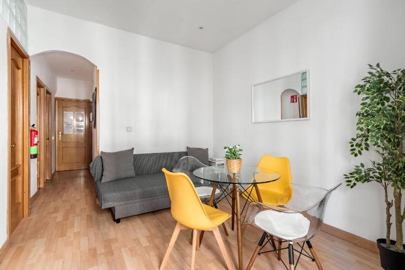 Atocha - Acogedor apartamento, centro de Madrid — отель с удобствами в Мадриде