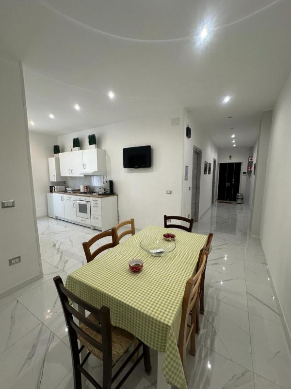 M2 APARTMENT — отель с удобным расположением в Неаполе