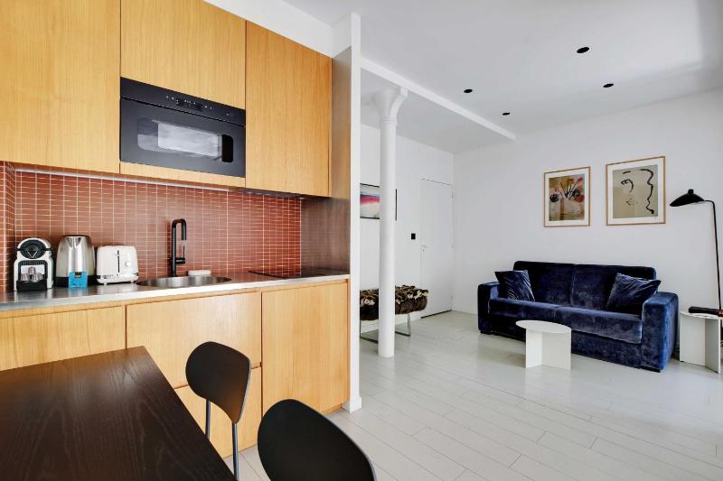 Amazing Place 2BR 6P - Marais Republique — отель с удобствами в Париже