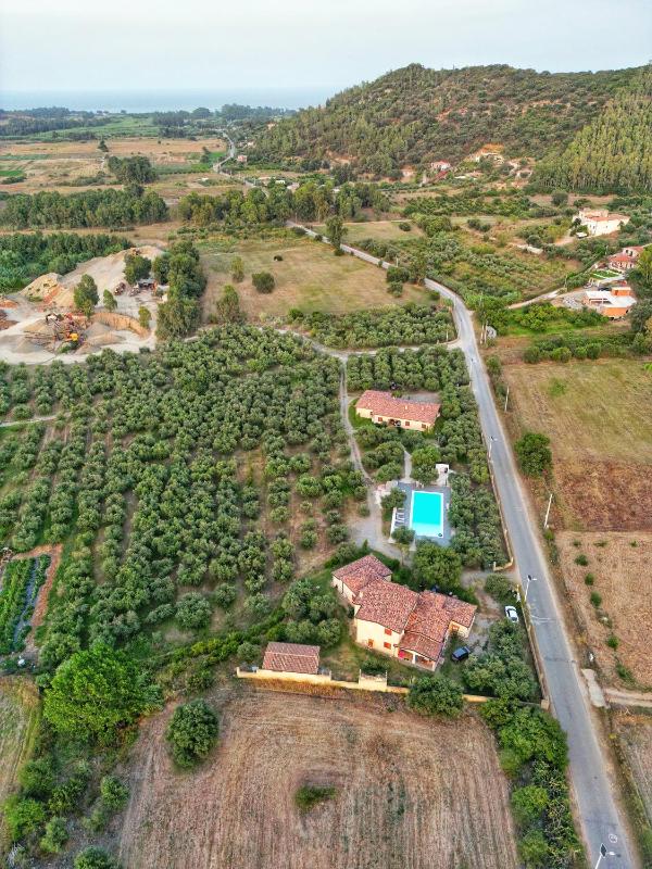 Armandiola a Cardedu - Appartamenti con Piscina e BBQ