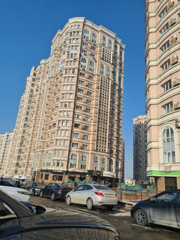 Цены на 3 komnatnaa luks v ZK Sahristan vozle MEGA Mega centra в Алматы