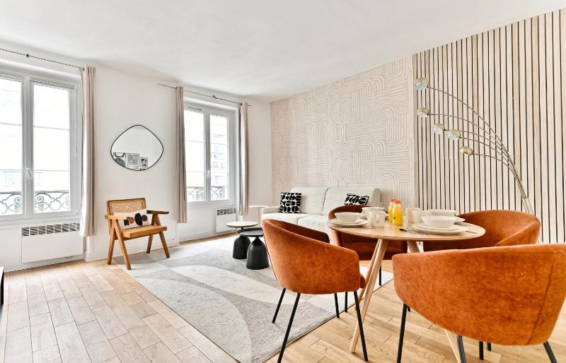 Appartement Champ de Mars - Augereau — отель с удобствами в Париже