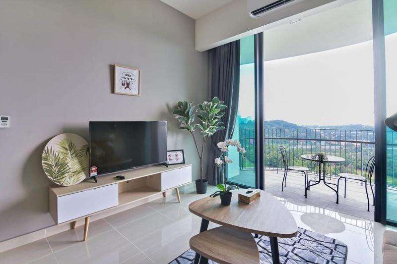 A Stylish & Comfy 2BR KLGCC Apt Free Parking — забронировать отель в Куала-Лумпуре